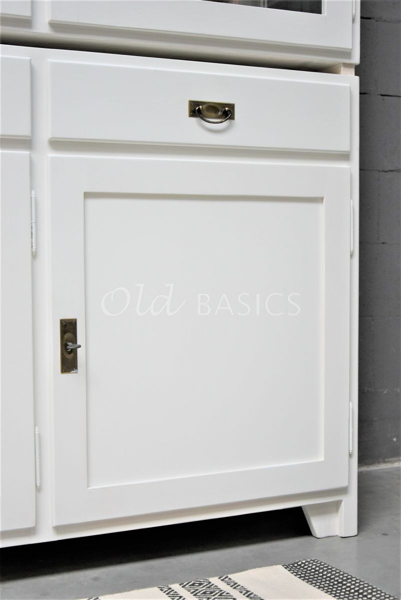 Detail van Vitrinekast Jeanette, 3 deuren, RAL9010, wit, materiaal hout